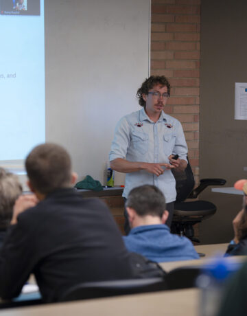 Cole Cooper gives a pressentation on his Rural Community Health MBS thesis.