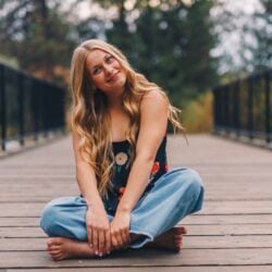 Headshot of Ms. Demi