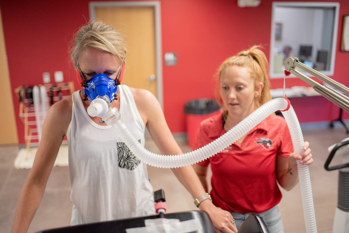 RESS student conducting different exercise tests on a HAP lab volunteer.