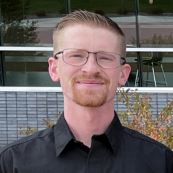 Headshot of Ethan Veek.