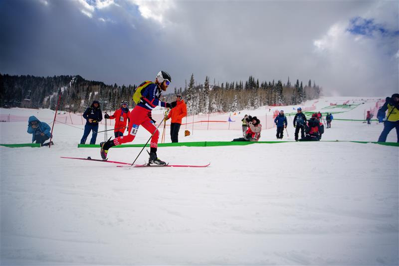 Cam Smith competing at a skimo competition.