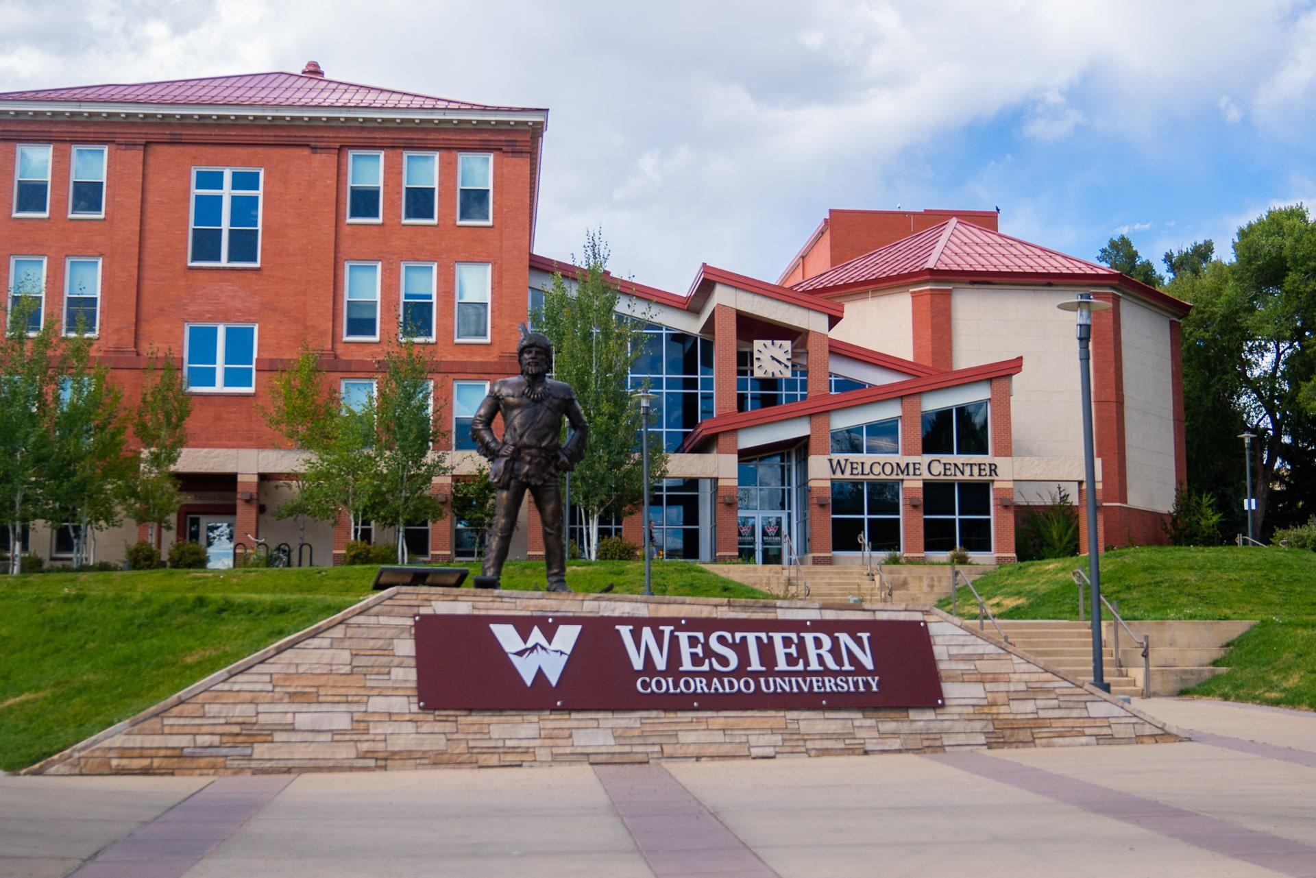 Western Honors Extraordinary Graduates at 2021 Commencement